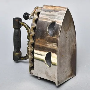 Старинный Никелированный Угольный Чугунный Утюг Германия начало ХХ века.