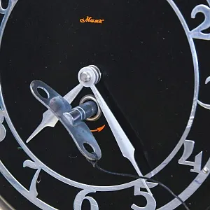 Винтажные Настенные Механические Часы «Маяк» в бакелитовом корпусе, СССР - 1965 год.