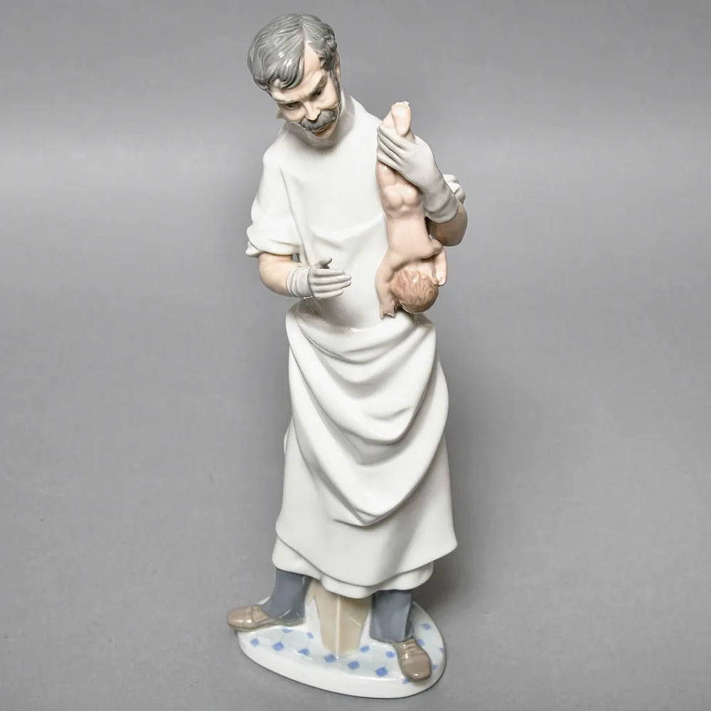 Редкая! Большая Коллекционная Фарфоровая Статуэтка «Врач Акушер» Lladro, Испания -1971 год.