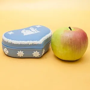 Шкатулка - Бонбоньерка «Атлантида» фарфор ВЕДЖВУД, WEDGWOOD, Англия -1977 год.