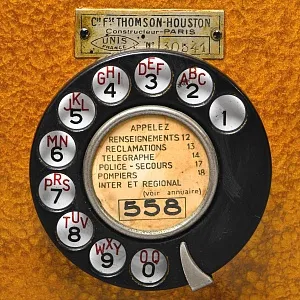 Старинныйй Настенный Телефонный аппарат - Телефон «Thomson-Houston», Париж Франция -1930 год. 