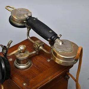 Антикварный Настольный Телефонный аппарат - Телефон «La Telephone - Phono Prive», Франция -1915 год.