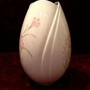 Коллекционная Фарфоровая Ваза «Розовые цветы» Arzberg, Германия 50-е годы ХХ века.