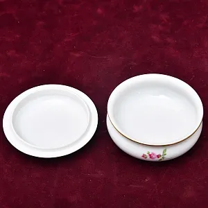 Коллекционная Фарфоровая Шкатулка - Бонбоньерка «MEISSEN Blumen», MEISSEN Германия.