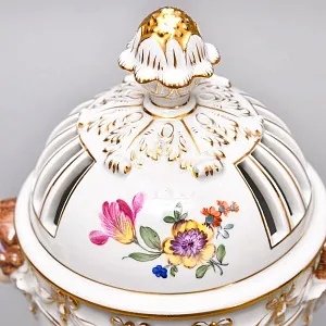 Парные Фарфоровые Вазоны - Вазы с крышками «ПУТТИ», SP Dresden / Potschappel Германия.