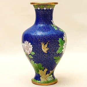 Оригинальная Ваза в технике « Клуазоне» Китай 50 -е годы ХХ века Н - 21 см.