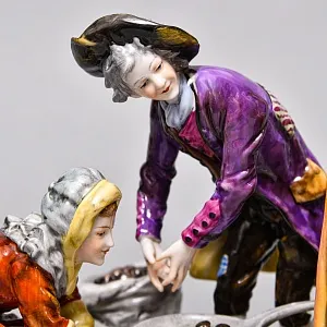 Коллекционная Фарфоровая статуэтка «Жареные каштаны», VOLKSTEDT Германия, середина ХХ века. 