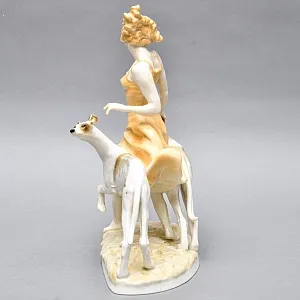 Коллекционная Фарфоровая статуэтка «Девушка с собаками - левретками», Hutschenreuther Германия.