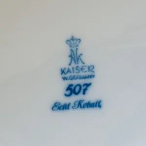 Оригинальный Фарфоровый Кувшин с крышкой «Легенда о Святом Георгии» -1 литр, KAISER Германия.