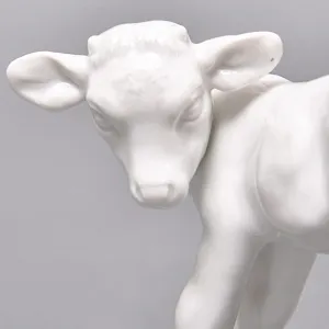 Коллекционная Фарфоровая статуэтка «ТЕЛЕНОК», MEISSEN Германия, вторая половина ХХ века. 