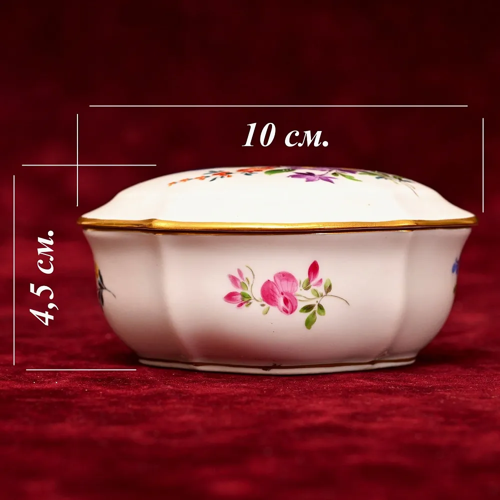 Коллекционная Шкатулка - Бонбоньерка «КОЛОКОЛЬЧИК», Фарфор MEISSEN Германия, середина ХХ века.