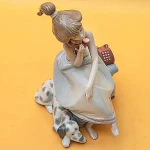 Фарфоровая Статуэтка «Телефонный Разговор» Lladro, Daisa, Испания - 1987 год.