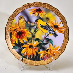 Коллекционная Фарфоровая тарелка «Золотые птицы на цветах»,  Bradford Exchange Англия - 1996 год.