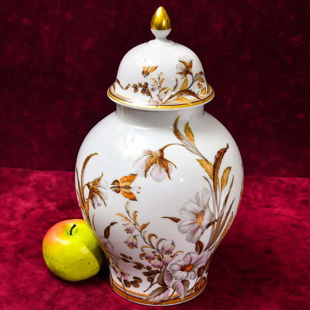 Большой Авторский Вазон - Ваза с крышкой «Цветение Лета» Фарфор KAISER Германия.