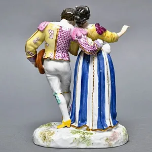 Коллекционная Фарфоровая статуэтка «Пара на Карнавале», Edme Samson Франция, 1940 - 1969 годы. 