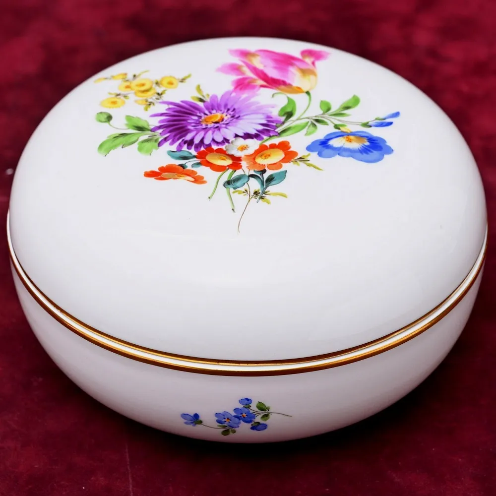 Большая Фарфоровая Шкатулка - Бонбоньерка «ЦВЕТЫ», MEISSEN / МЕЙСЕН Германия.
