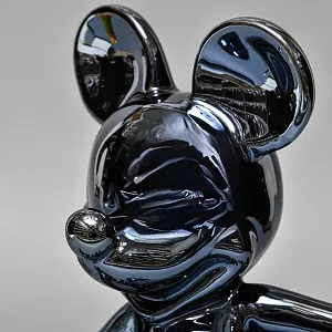 Дизайнерская фарфоровая статуэтка «Микки Маус. Зеркальный графит» от Disney Showcase Collection / Enesco, США - 2010 год.