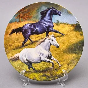 Коллекционная Фарфоровая тарелка «Лошади. Скачки на лугу», Furstenberg Германия - 1996 год.