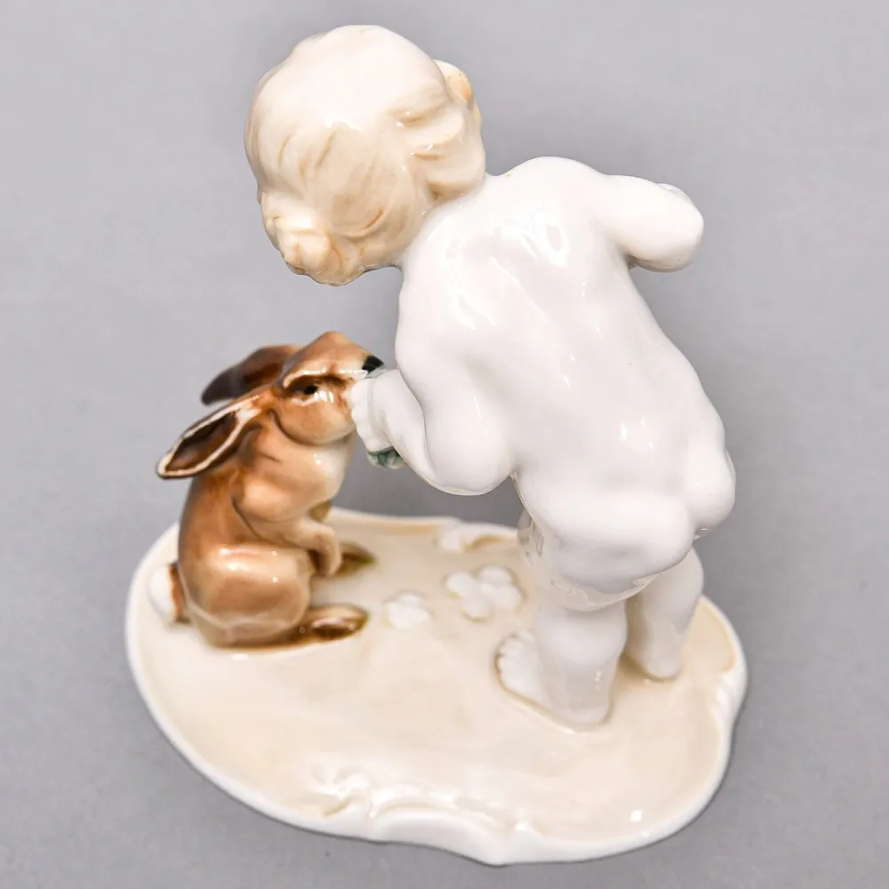 Коллекционная Фарфоровая статуэтка «Девочка и кролик», Hutschenreuther Германия,1955 - 1968 годы.