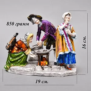 Коллекционная Фарфоровая статуэтка «Жареные каштаны», VOLKSTEDT Германия, середина ХХ века. 