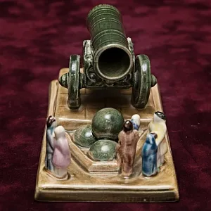 Миниатюрная Фаянсовая Композиции - Статуэтка «Царь-Пушка» СССР ЗиК Конаково -70 гг.