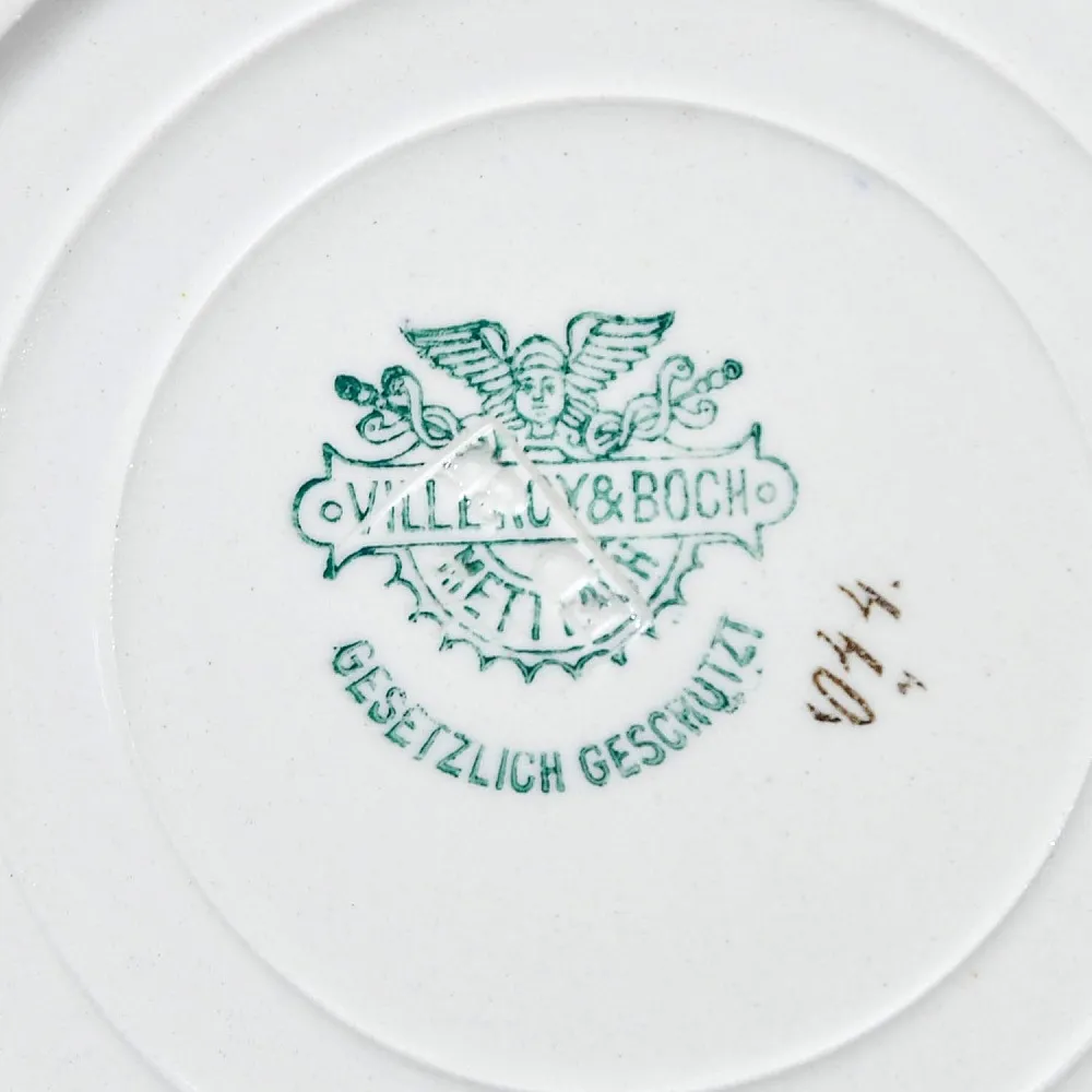 Антикварная Фарфоровая тарелка «Персики и ежевика», Villeroy&Boch Германия, 1874 - 1909 годы.