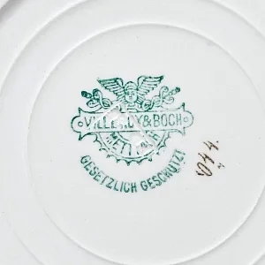 Антикварная Фарфоровая тарелка «Персики и ежевика», Villeroy&Boch Германия, 1874 - 1909 годы.