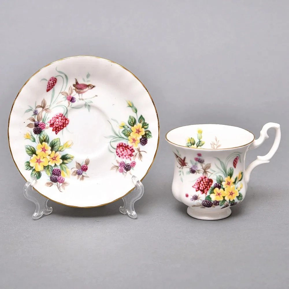 Коллекционная Фарфоровая Кофейная пара «Букет с ежевикой», ROYAL ALBERT Англия.