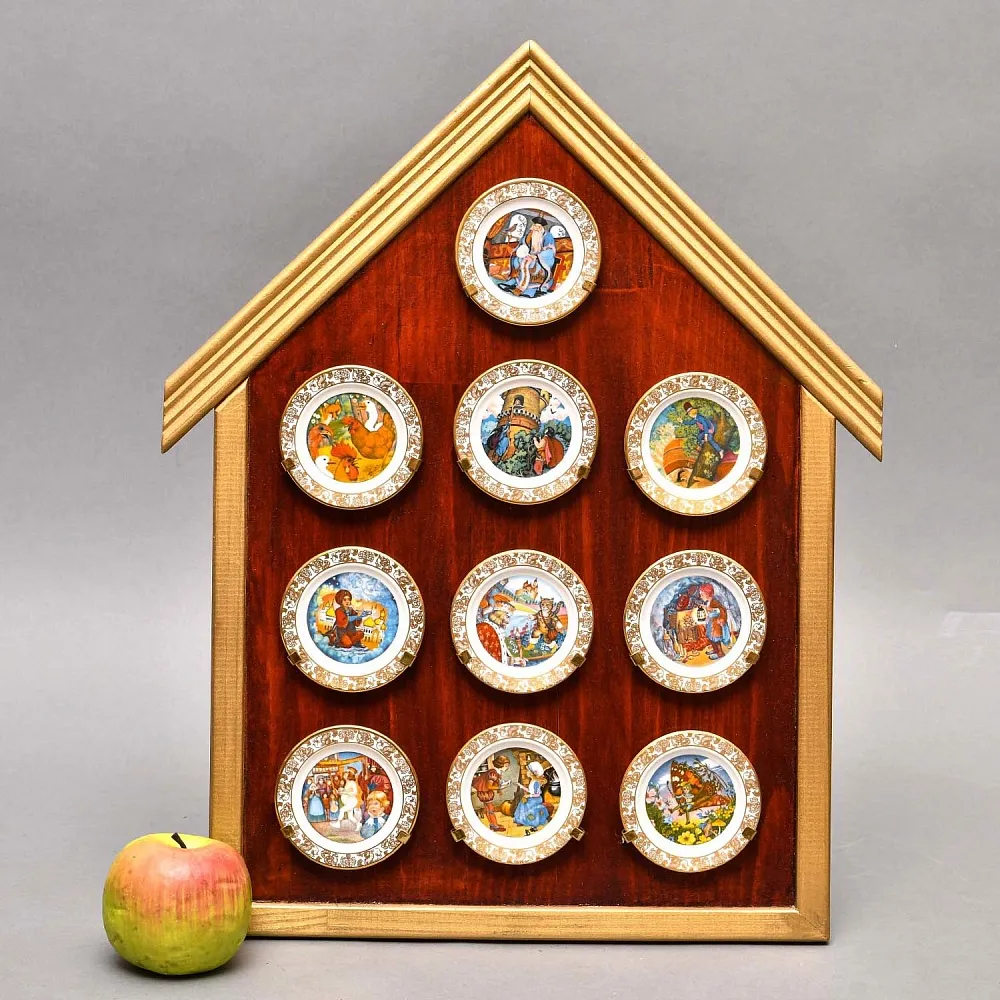 Набор Фарфоровых тарелок «Сказочный домик», The FRANKLIN Porcelain США - 1979 год.
