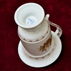 Классическая Фарфоровая Пара «Цветочное Золото» для Горячего Шоколада или Какао, KAISER Германия - 1979 год.