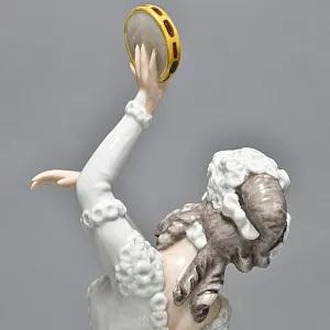 Антикварная Фарфоровая статуэтка «Девушка с бубном», Rosenthal Германия, 1912 - 1914 годы. 