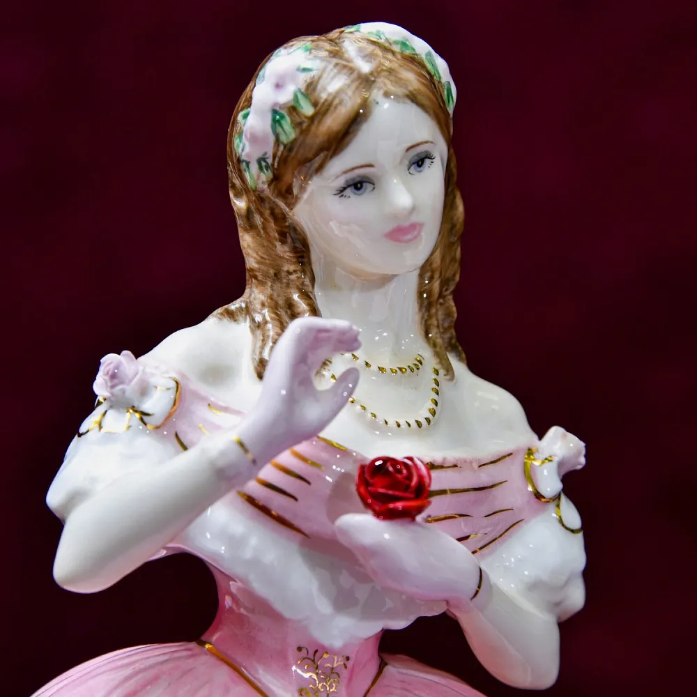 Коллекционная Фарфоровая Статуэтка «Red Red Rose», Royal Doulton Англия - 1997 год.