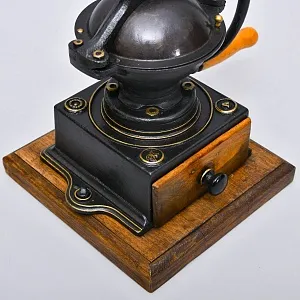 Антикварная Коллекционная Чугунная Ручная Механическая Кофемолка Франция, начало ХХ века.