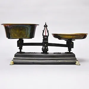 Старинные Кухонные весы на 10 кг. с двумя латунными чашами. Франция начало ХХ века!