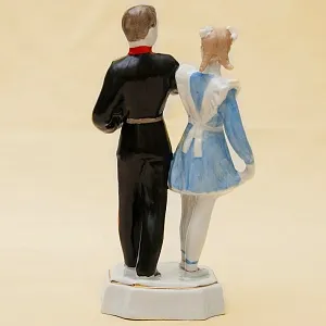 Статуэтка - Фарфоровая Композиция «Первый Вальс» СССР Дулево -1951 год.