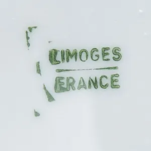 Шкатулка - Бонбоньерка из серии «JILIS» Фарфор Лимож Limoges Франция -70 гг.