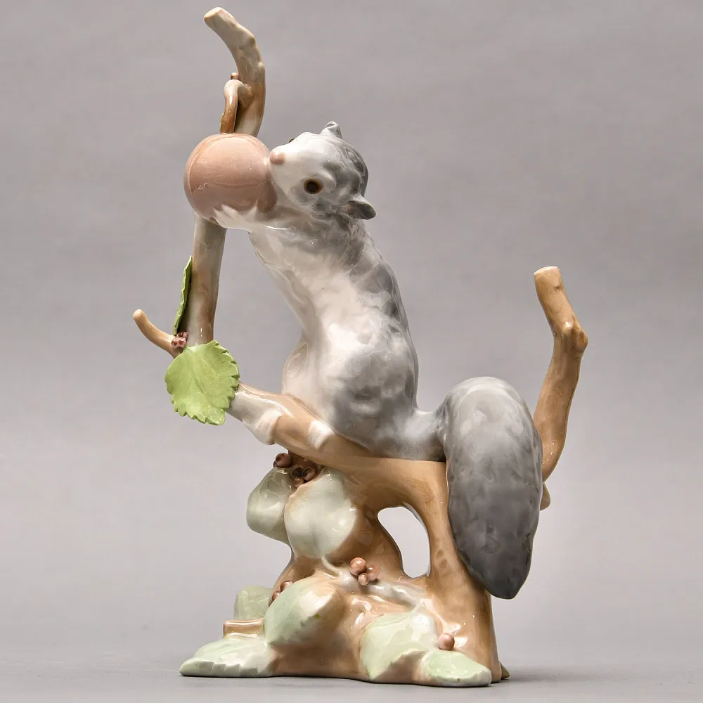 Коллекционная Фарфоровая статуэтка «Белка. Соня», Lladro / Лядро Испания.