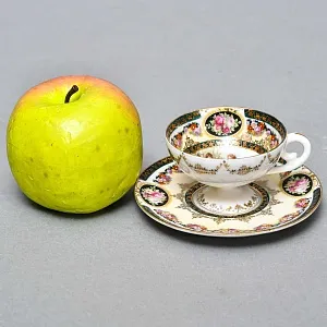 Антикварная Фарфоровая Кофейная пара «Две нимфы и путти», Erdmann Schlegelmilch Германия. 