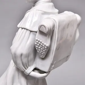 Большая Фарфоровая Статуэтка «ПУТНИК», Wiener Porzellanmanufaktur Augarten, Австрия середина ХХ века.