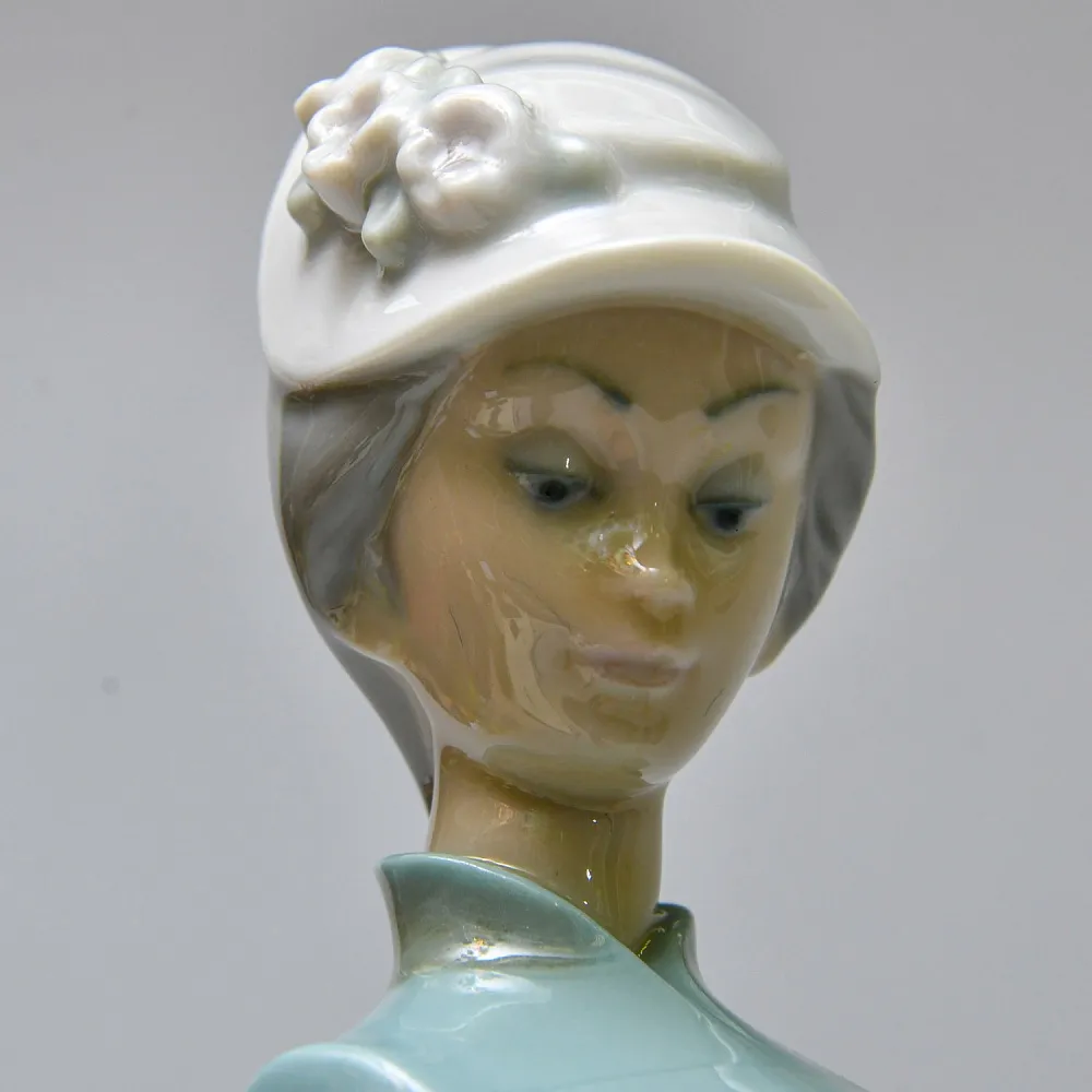 Коллекционная Фарфоровая статуэтка «На прогулке. Дама и девочка», Lladro Испания. 