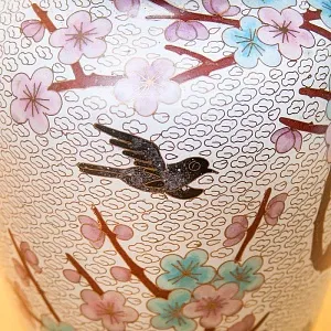 Винтажная Ваза «Цветение Сакуры» в технике « Клуазоне» Китай 50 -е годы ХХ века Н -26 см.