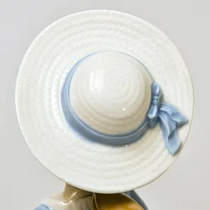 Авторская Фарфоровая Статуэтка «Девочка с цветами и cобака», Lladro Испания - 1974 год.