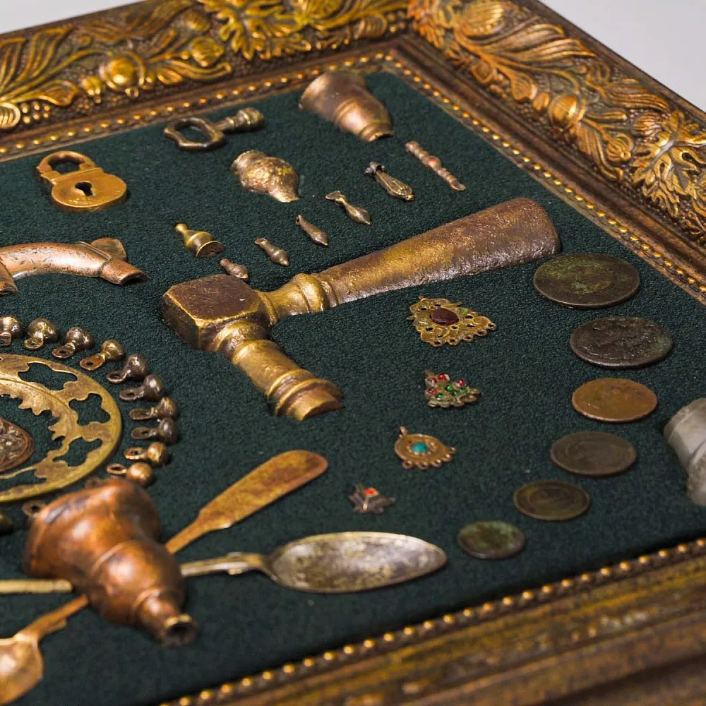 Настенное Коллекционное Панно - Картина "Старинные Латунные штучки". Россия конец XIX - начало ХХ века.