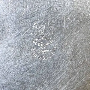 Антикварный Поднос для сервировки и подачи готовых блюд, Мелталл Silverplate. SHEFFIELD Англия.