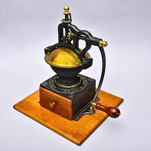 Большая Антикварная Чугунная Ручная Механическая Кофемолка - Мельница PEUGEOT, Франция начало ХХ века.