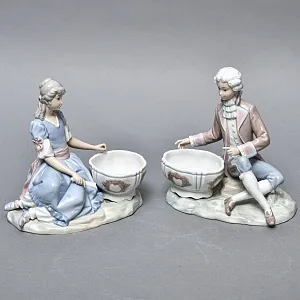 Парные Фарфоровые статуэтки - подставки для ювелирных украшений «Дама и кавалер», Lladro Испания. 