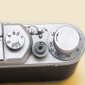 Плёночный фотоаппарат «Зоркий»  СССР - 1948—1956 годы ХХ века.