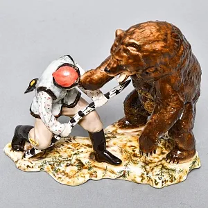 Коллекционная Фарфоровая Статуэтка «Охота на медведя», Россия. 
