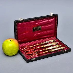 Антикварный Набор для Подачи и Сервировки Закусок, 4 предмета, Дрезден Германия 1922-1925 гг.