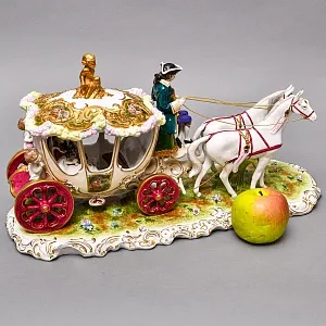 Большая Фарфоровая статуэтка «Карета с влюбленной парой», Scheibe Alsbach Германия, 1925 - 1962 гг. 